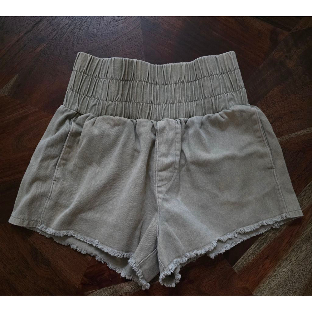 NEW IN Vintage Women's Teen's Pull-On Khaki High Waist Shorts Size S